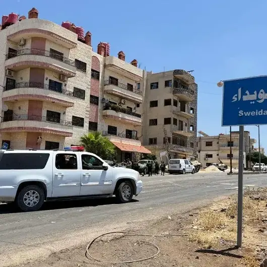 سوريا.. مقتل عنصر أمن وإصابة اثنين في استهداف حاجز بالسويداء
