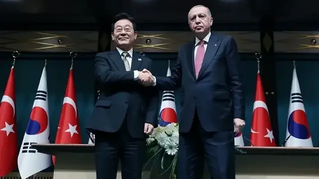 أردوغان يعلن عن تعاون تركي كوري جنوبي بالصناعات الدفاعية والنووية