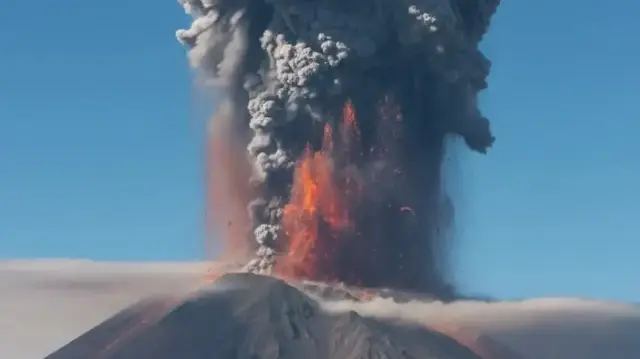 L’éruption du volcan Hayli Gubbi en Éthiopie a provoqué d’importantes perturbations aériennes en Inde, entraînant annulations et retards de vols internationaux.