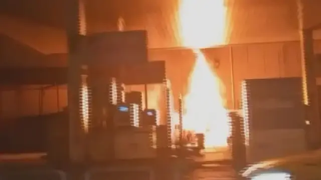 Esenyurt'ta şarj halindeki elektrikli otomobil patladı