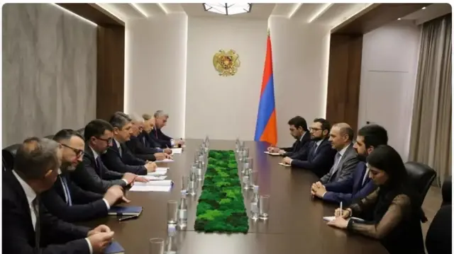 Армен Григорян принял делегацию Сената Румынии