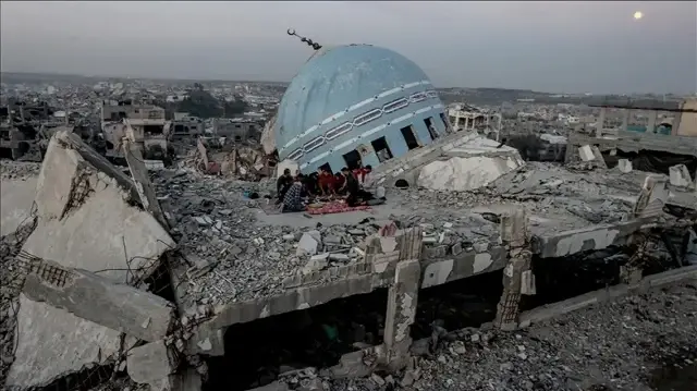 "غزة في 10 أمتار".. جدارية فنية تلخص حرب الإبادة الإسرائيلية