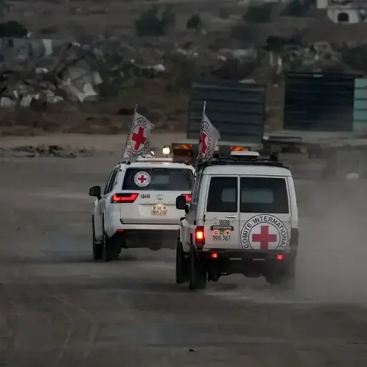 الاحتلال الإسرائيلي يتسلم من الصليب الأحمر رفات أحد أسراه بغزة