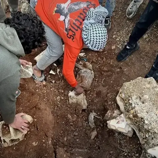 سوريا.. العثور على 4 مقابر جماعية تضم عشرات الرفات شمال حمص