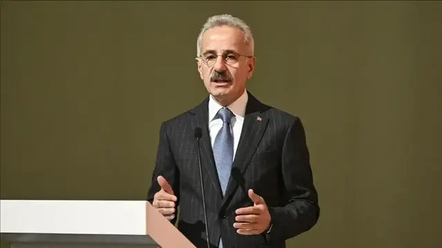 وزير النقل التركي: ندعم هدف المنظمة البحرية بخفض انبعاثات الغازات