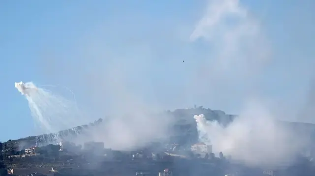 المدفعية الإسرائيلية تطلق قذائف فوسفورية في جنوبي لبنان 