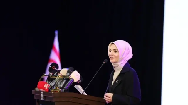 Махинур Оздемир Гёкташ 