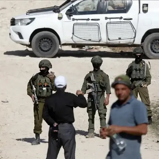 الضفة.. إصابة فلسطيني ومستوطنون يقتحمون تجمعا بدويا قرب القدس