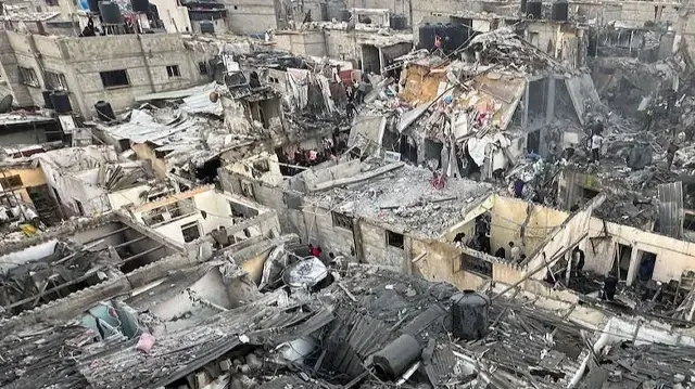 قوات الاحتلال تدمر مباني سكنية بمدينة غزة وتقصف بالمدفعية شرقي خان يونس