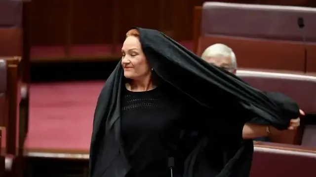 Сенатор Полин Хэнсон