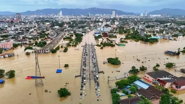 مصرع 10 أشخاص جراء سيول وانهيارات أرضية في سومطرة الإندونيسية