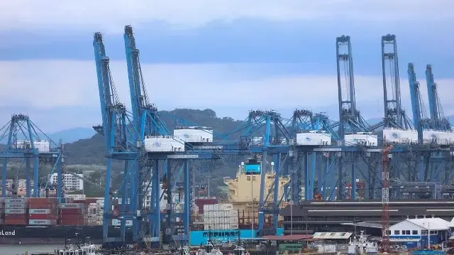 Китай проявляет интерес к строительству двух новых портов Панамского канала.