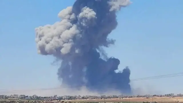 إدلب.. مصرع 5 عمال وإصابة 9 بانفجار مستودع ذخيرة في سوريا