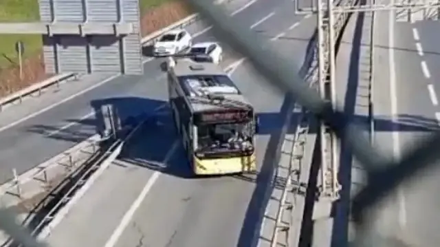 Sultangazi'de yanlış yola giren İETT otobüsü trafiği tehlikeye attı