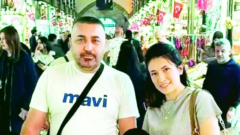 Böcek ailesi, İstanbul'da kaldıkları otelde fenalaştıktan sonra hastanede hayatını kaybetmişti.