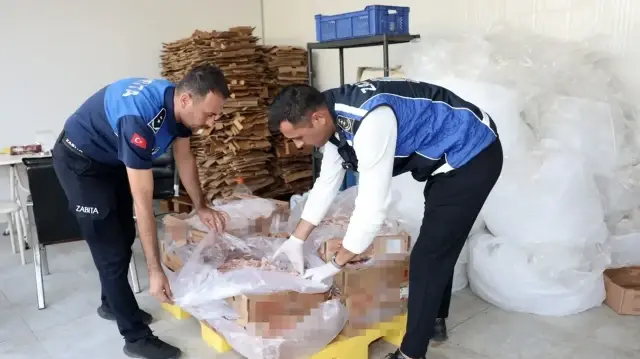 Antalya’da 25 ton zehir gibi tavuk ele geçirildi: İki işletme mühürlendi 