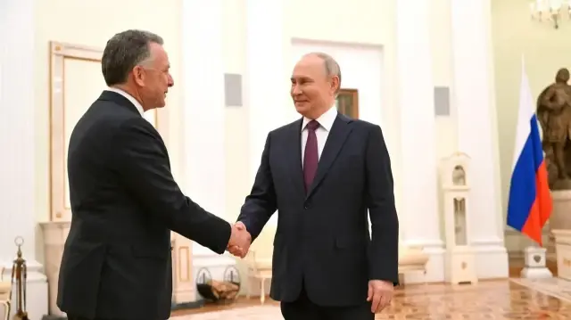 Спецпосланник США Стив Уиткофф и президент РФ Владимир Путин