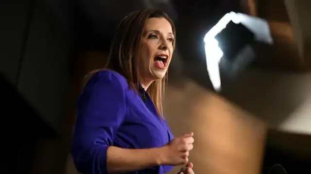 Anika Wells, ministre des communications de l'Australie.