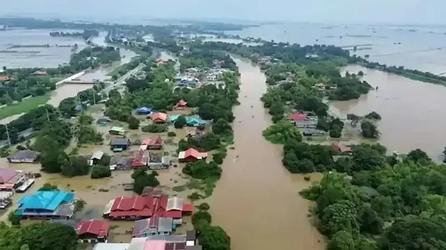 Southern Thailand floods kill 33, impact nearly one million families
