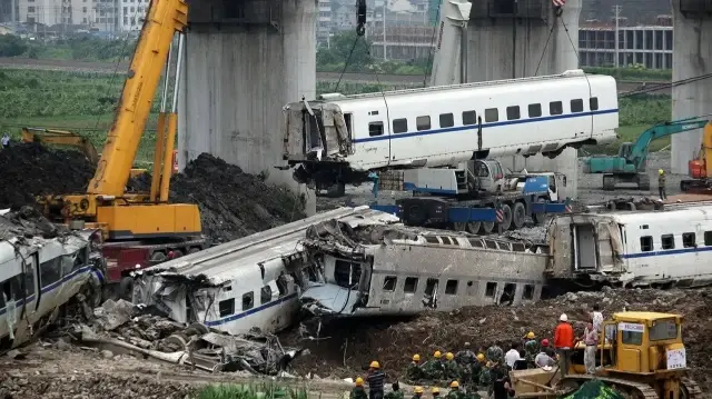 В Китае произошла самая тяжёлая авария за десять лет.