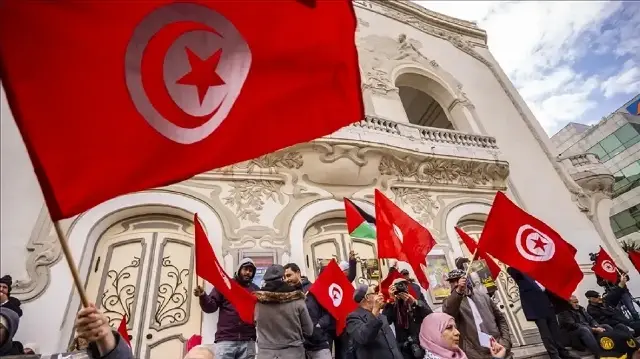 احتجاج أمام محكمة بتونس إثر استئناف جلسة ثالثة بقضية "التآمر"