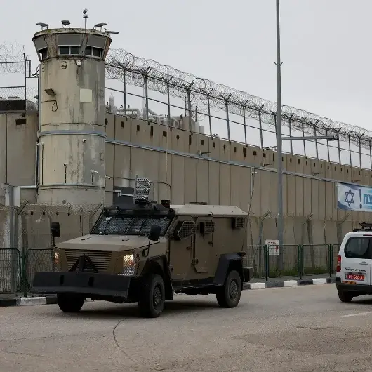 مستشفى شهداء الأقصى بغزة يستقبل 5 أسرى أفرج عنهم الاحتلال الإسرائيلي