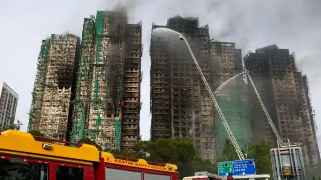 ارتفاع حصيلة حريق هونغ كونغ إلى 55 قتيلًا ومئات المفقودين
