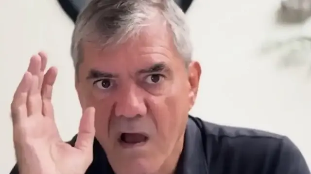 Ayasofya’nın ibadete açılmasını hala hazmedemedi