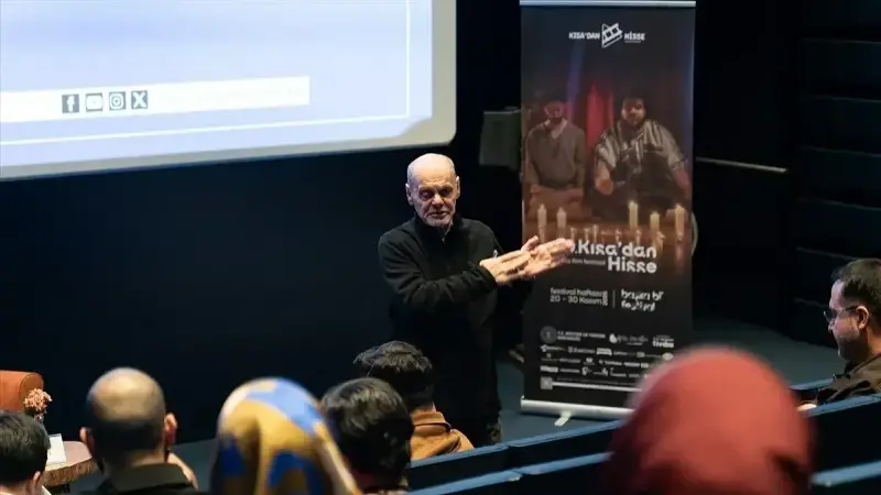 Sinema tarihçisi ve yazar Burçak Evren 10. Kısa'dan Hisse Kısa Film Festivali'ne konuk oldu