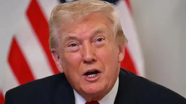 Le président américain Donald Trump participe à une visioconférence avec des militaires depuis sa résidence de Mar-a-Lago à Palm Beach, en Floride, le 27 novembre 2025, pendant les vacances de Thanksgiving.