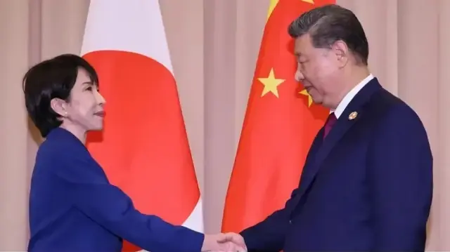 La Chine demande au Japon de revenir sur les propos de Sanae Takaichi sur Taïwan, estimant qu’ils interfèrent dans ses affaires internes et menacent la stabilité régionale.