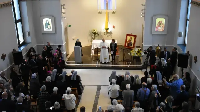 رئيس دولة الفاتيكان يزور دارا لرعاية المسنين في إسطنبول