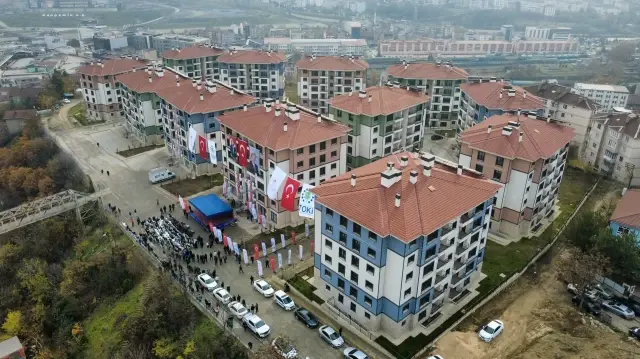 Karabük'te TOKİ konutları hak sahiplerine teslim edildi: İlk evim ilk iş yerim