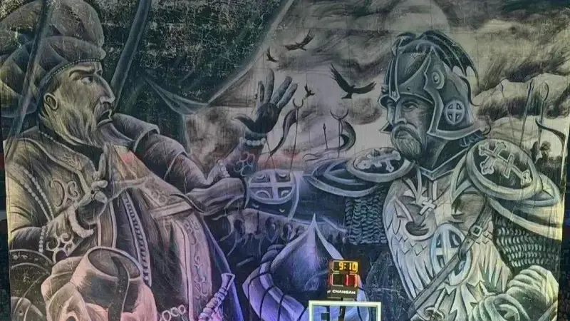 Sırp taraftarlar, Osmanlı Padişahı I. Murad’ı şehit eden Milos Obiliç’i tasvir eden bir pankart açmıştı.