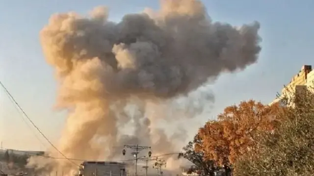 حماس ترى أن الهجوم على على سوريا يؤكد سعي الاحتلال لتوسيع عدوانه بالمنطقة 