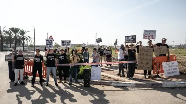  رفضا للاستيطان.. يساريون إسرائيليون يتظاهرون قرب مركز التنسيق الأمريكي