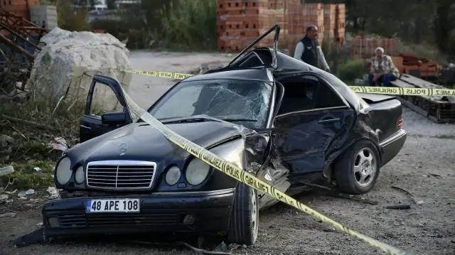 Muğla'da sürücüsünün hayatını kaybettiği kaza kamerada