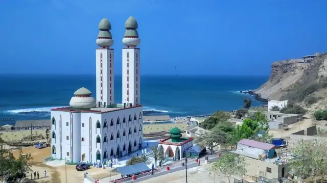 La mosquée de la divinité, à Dakar, au Sénégal.