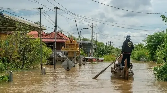 Thailand floods leave 85 dead as southern regions struggle