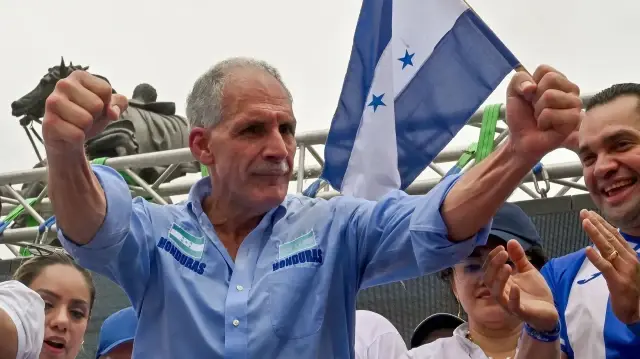 Кандидат в президенты от Национальной партии Гондураса Насри Асфура