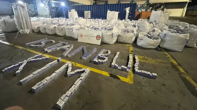 Ambarlı Gümrük Limanı'nda 394 bin 117 paket kaçak sigara ele geçirildi