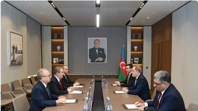 Глава МИД Азербайджана Джейхун Байрамов принял председателя Партии великого единства Мустафу Дестиджи