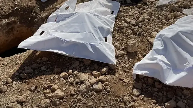 جبل أنقاض عربين.. مقبرة جماعية للمنازل والذكريات بدمشق