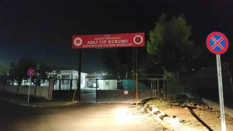 Hayatını yitirenlerin cenazeleri, otopsi işlemleri için Şanlıurfa Adli Tıp Kurumu morguna kaldırıldı.