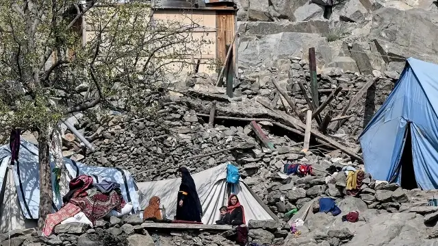 مقتل 5 أشخاص وإصابة 143 في زلزال أفغانستان