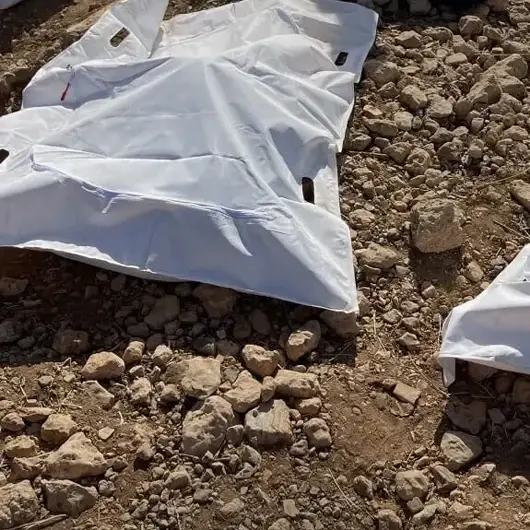 جبل أنقاض عربين.. مقبرة جماعية للمنازل والذكريات بدمشق
