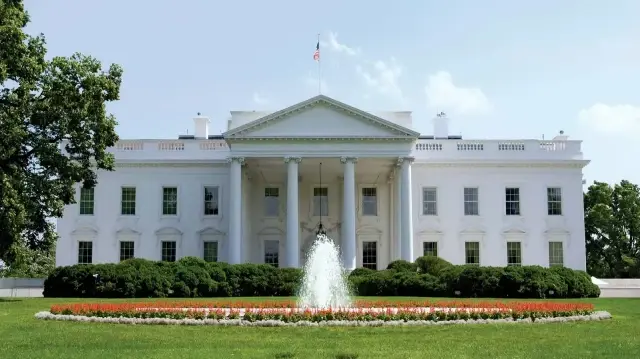 Здание Белого дома.