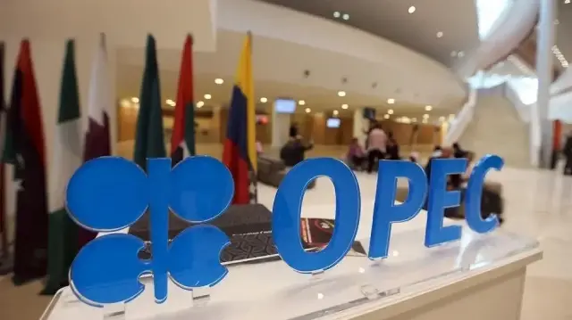 Восемь членов ОПЕК+ договорились увеличить цели добычи на декабрь