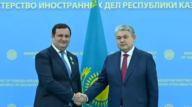 Азербайджанский предприниматель Амиль Юсифов и глава МИД Казахстана Ермек Кошербаев