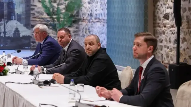 US and Ukraine hold Florida talks on ending war and future security